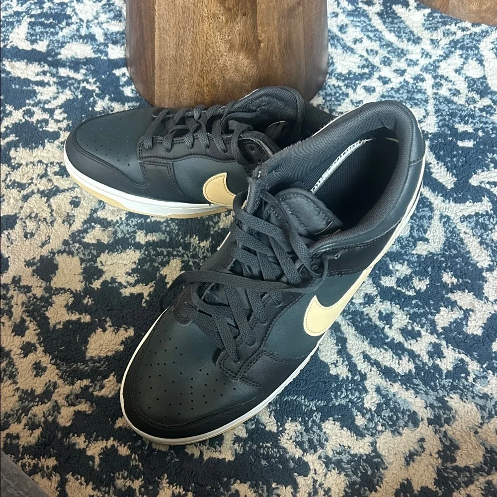 Nike Men's Black and Tan Sneakers - Picture 5 of 5